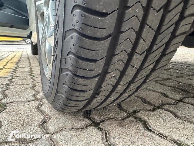 208 - 1.6 GRIFFE 16V 4P MANUAL