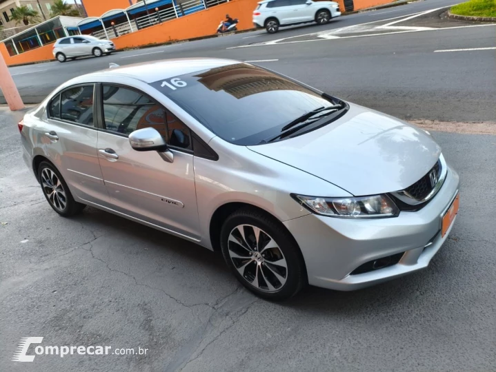 Civic 2.0 16V 4P LXR