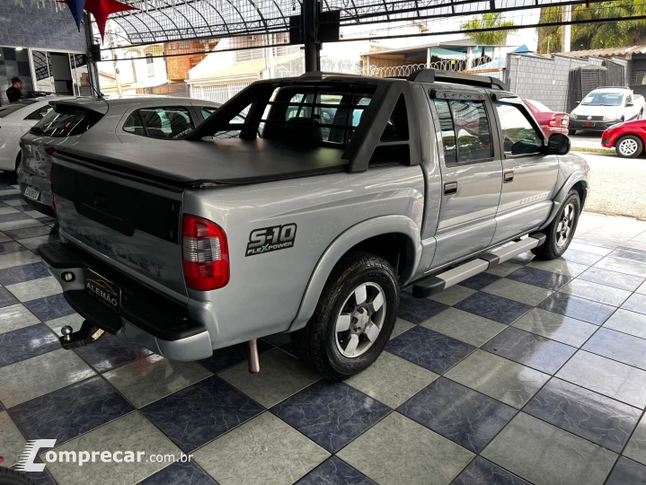 S10 2.4 MPFI Executive 4X2 CD 8V