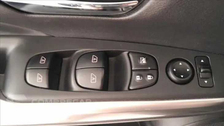 KICKS PLAY 1.6 16V FLEXSTART ADVANCE PLUS XTRONIC