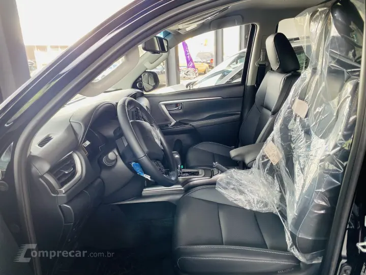 HILUX SW4 2.8 D-4D TURBO DIESEL SRX PLATINUM 7L 4X4 AUTOMÁTI