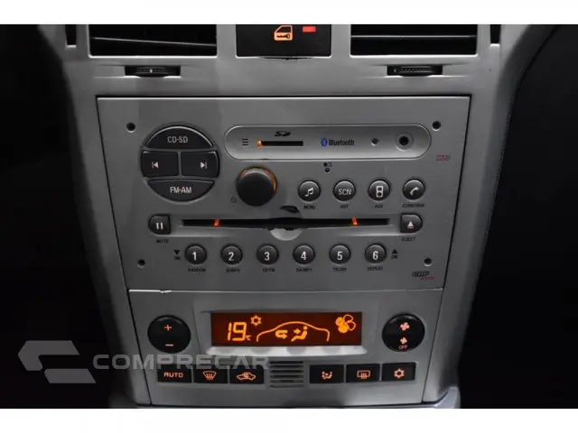 VECTRA SEDAN - 2.0 MPFI ELEGANCE 8V 4P MANUAL