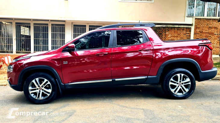 TORO 2.0 16V Turbo Freedom 4WD