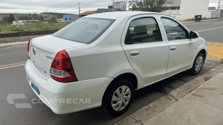 Etios Sedan 1.5 16V 4P FLEX X