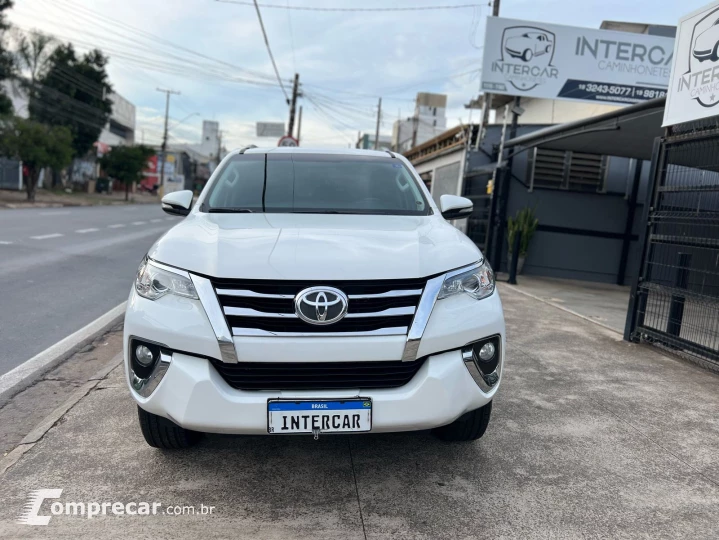 HILUX SW4 2.7 SR 7 Lugares 4X2 16V