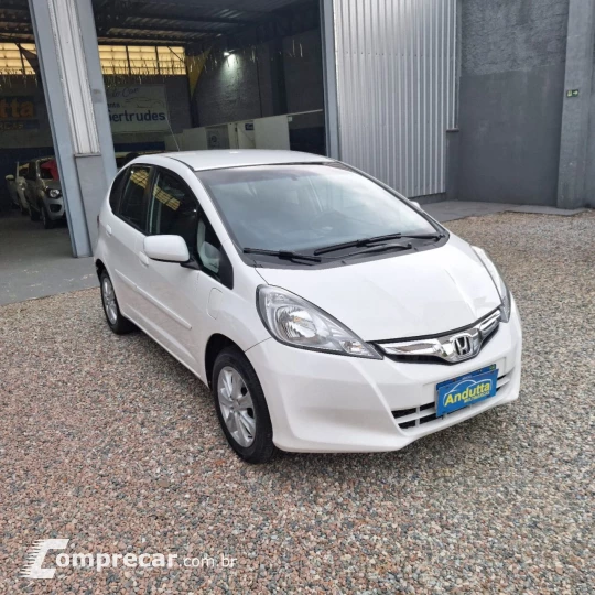 Fit 1.4 16V 4P LX FLEX
