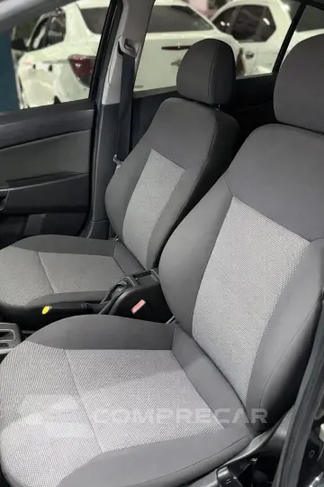 VECTRA 2.0 MPFI Expression 8V 140cv