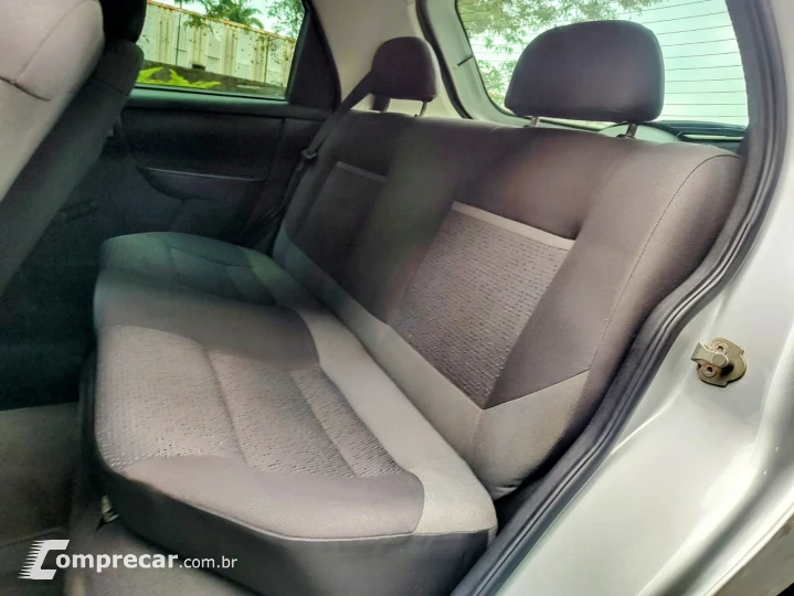 CELTA 1.0 MPFI LT 8V