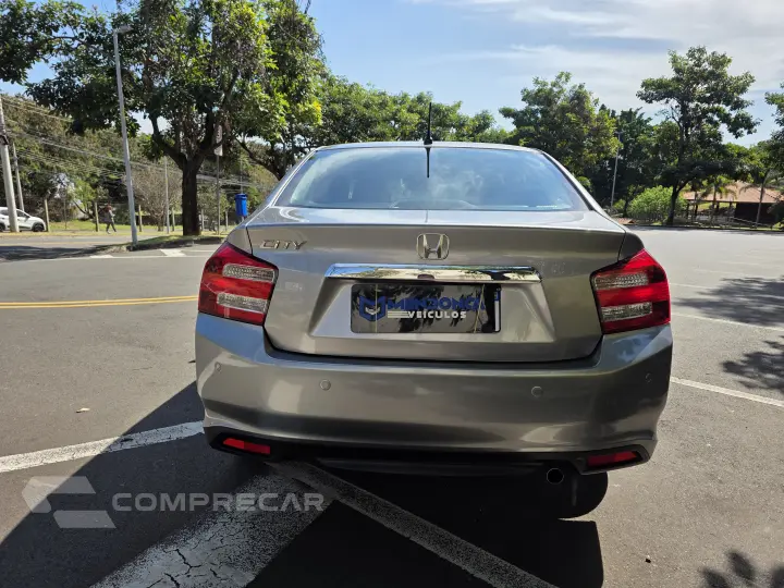CITY 1.5 LX Sedan 16V