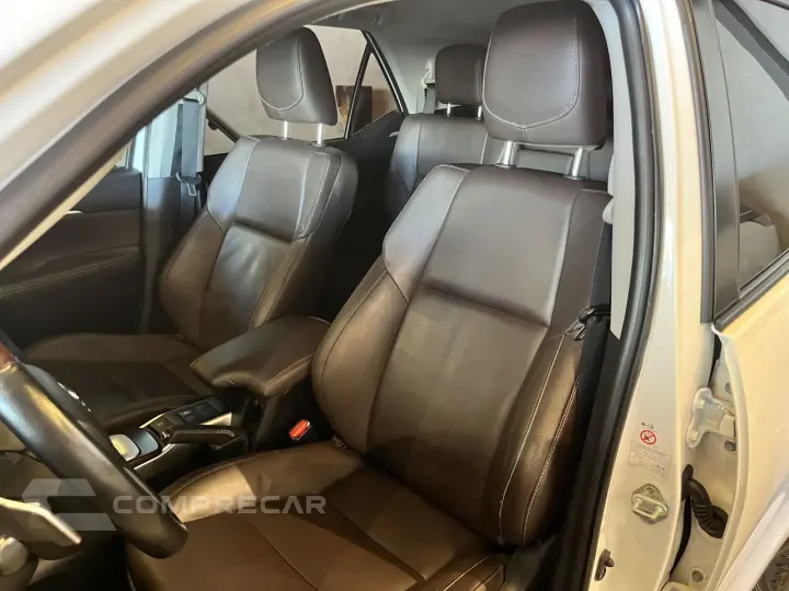 Hilux SW4 2.7 16V 4P FLEX SRV 7 LUGARES AUTOMÁTICO