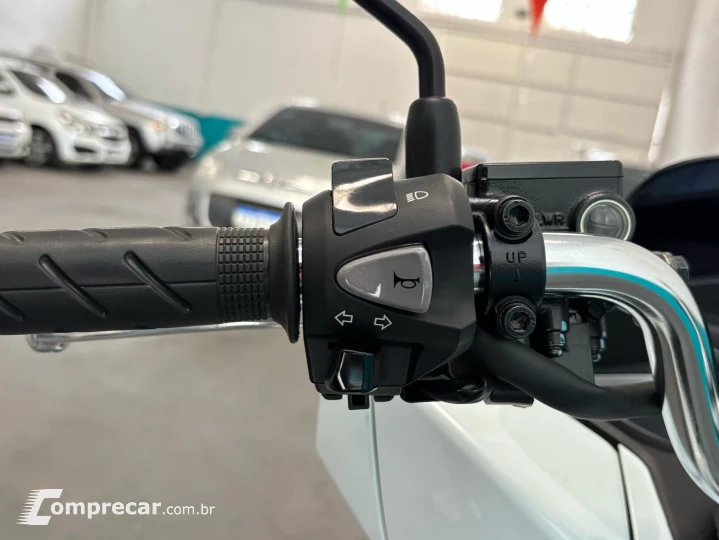 PCX 160 DLX ABS
