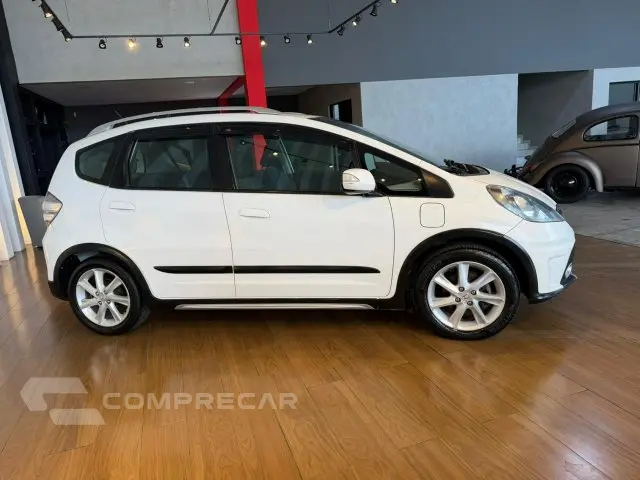 FIT - 1.5 TWIST 16V 4P MANUAL