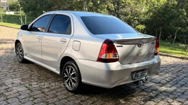 ETIOS 1.5 PLATINUM SEDAN 16V FLEX 4P AUTOMÁTICO
