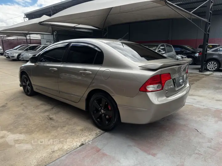 Civic 1.8 16V 4P FLEX LXS