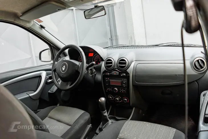 LOGAN 1.6 Expression 8V