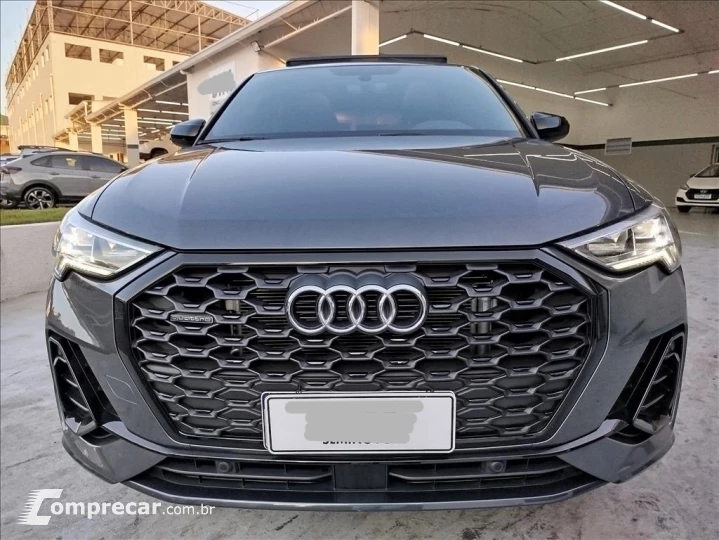 Q3 2.0 40 TFSI Performance Black Quattro