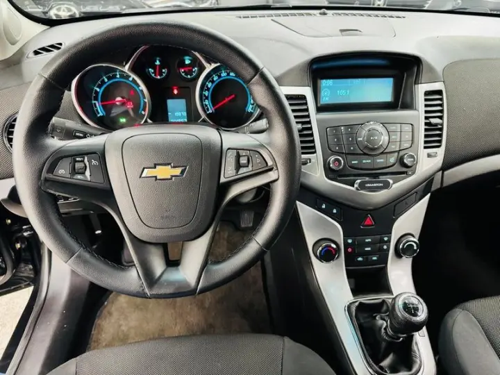 CRUZE LT HB AT