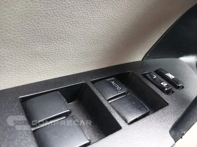 COROLLA - 1.8 GLI 16V 4P AUTOMÁTICO