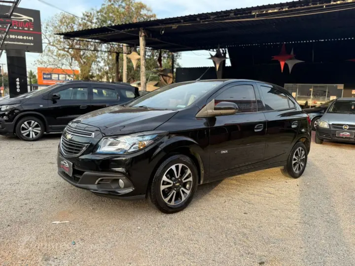 Onix Hatch 1.4 4P FLEX LTZ AUTOMÁTICO