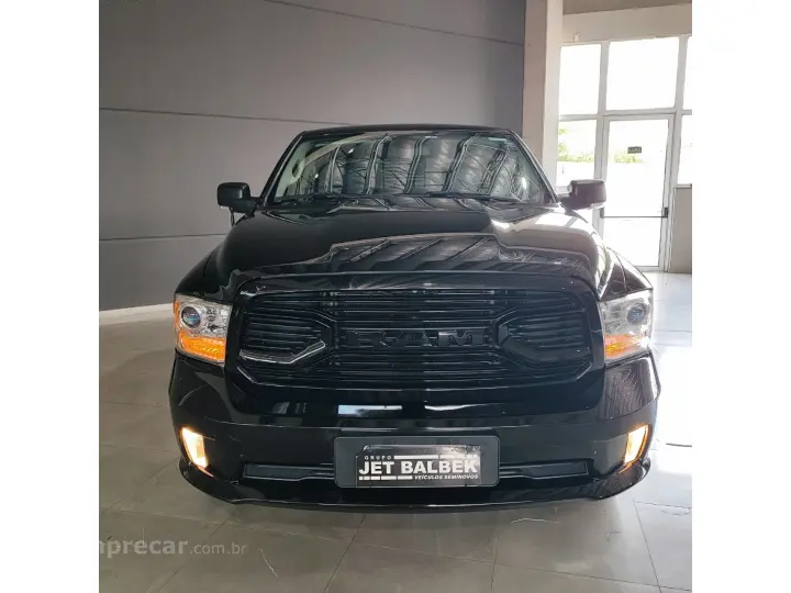 CLASSIC 5.7 V8 GASOLINA LARAMIE NIGHT EDITION CD 4X4 AUTOMÁT