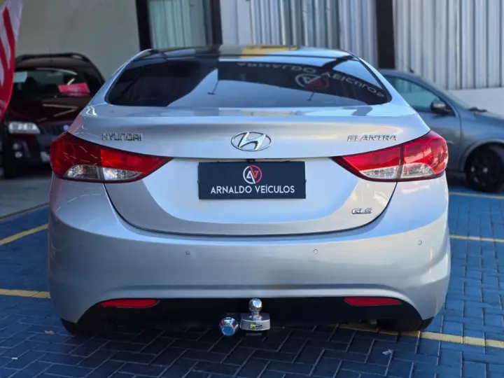 Elantra GLS 1.8 16V Aut.