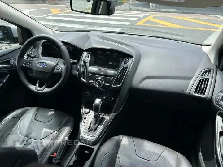 FOCUS 2.0 TITANIUM FASTBACK 16V FLEX 4P POWERSHIFT