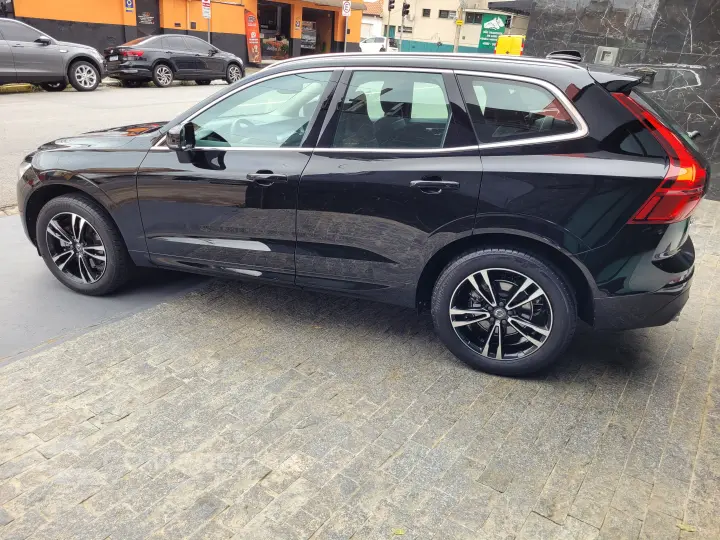 XC60 2.0 T5 Momentum AWD Geartronic
