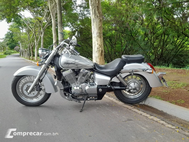 Shadow 750