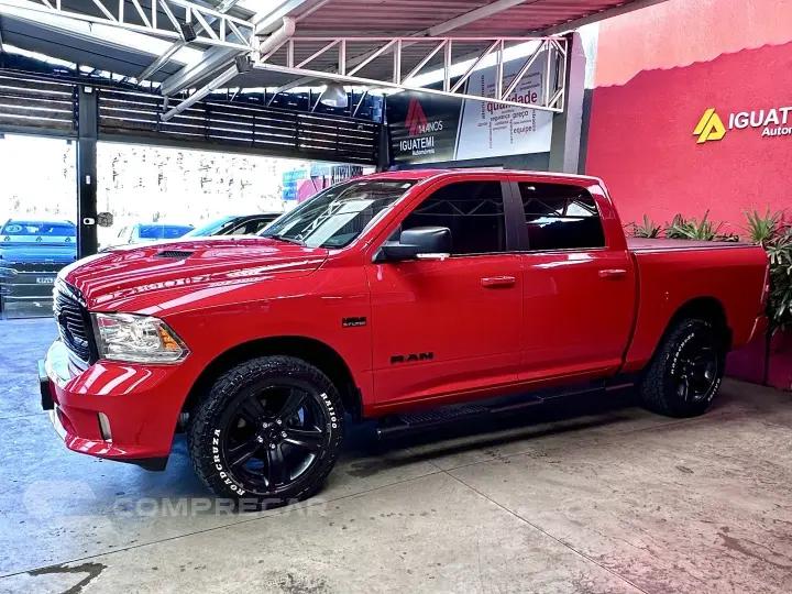 CLASSIC 5.7 V8 GASOLINA LARAMIE NIGHT EDITION CD 4X4 AUTOMÁT