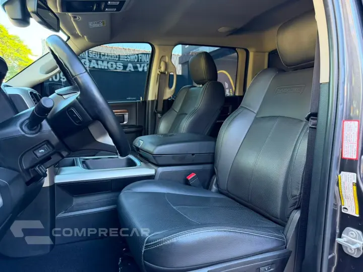 Classic 5.7 V8 Gasolina Laramie Night Edition Cd 4X4 Automát
