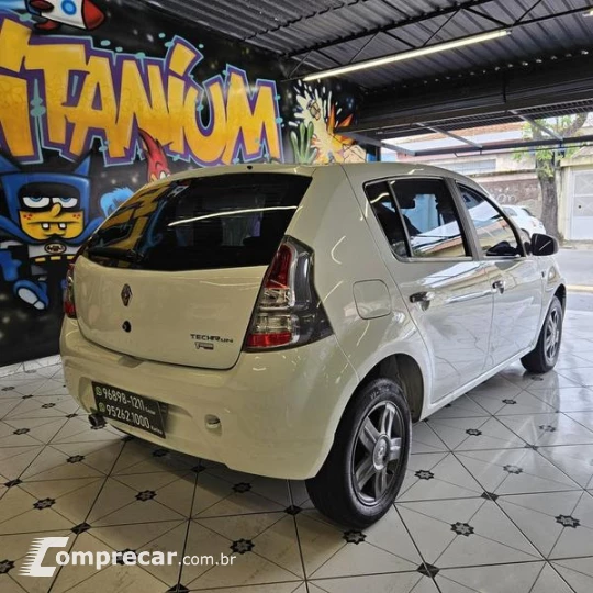 SANDERO EXP1016V