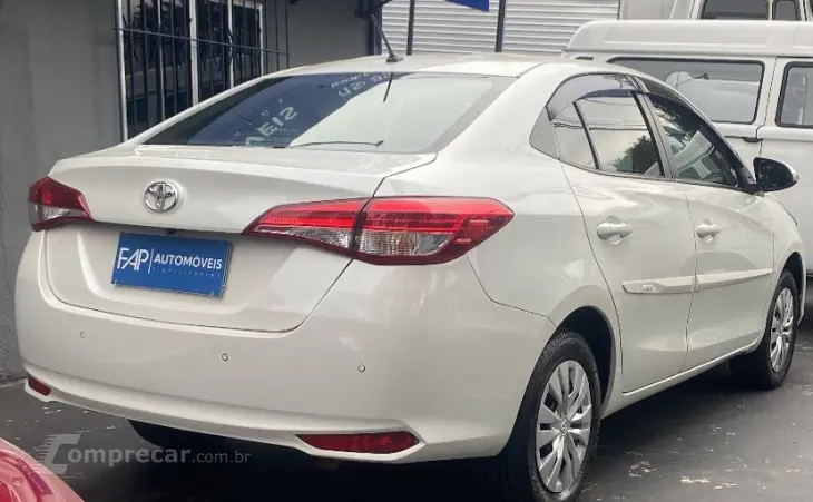 Yaris Sedan 1.5 16V 4P FLEX XLS MULTIDRIVE AUTOMÁTICO CVT