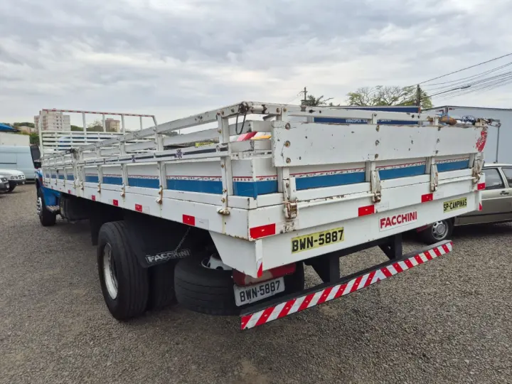 F-600 Modelo sem Versão