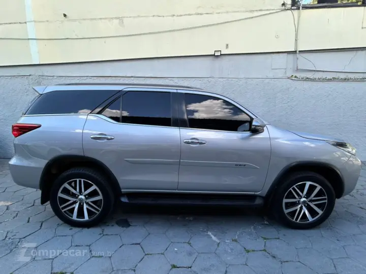 HILUX SW4 2.7 SRV 7 LUGARES 4X2 16V FLEX 4P AUTOMÁTICO