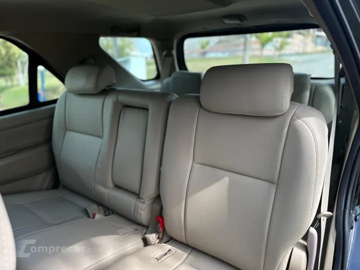 HILUX SW4 3.0 SRV 4X4 7 LUGARES 16V TURBO INTERCOOLER DIESEL