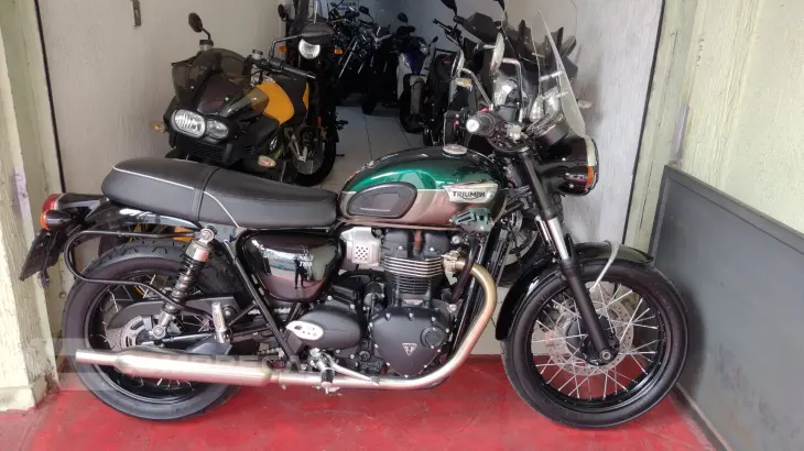 Bonneville T 100 stelth edition