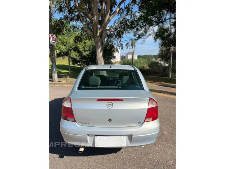 CORSA 1.8 MPFI SEDAN 8V FLEX 4P MANUAL