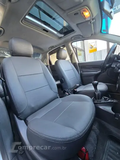 Focus Ghia Sed. 2.0 16V/ 2.0 16V Flex 4p