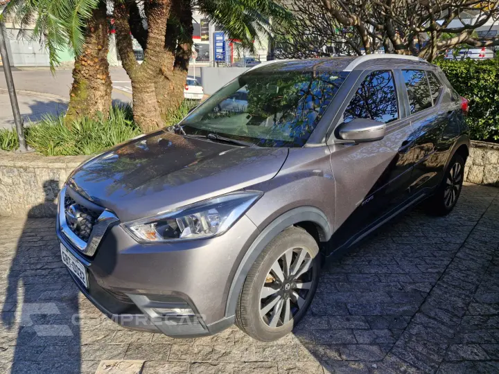 Kicks SV 1.6