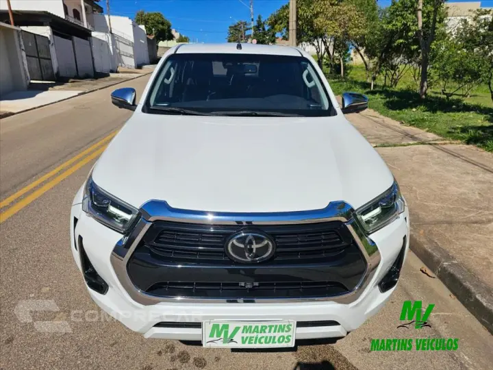 HILUX 2.8 D-4D TURBO DIESEL CD SRX PLUS 4X4 AUTOM