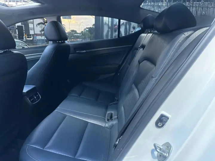 Elantra 2.0 16V Flex Aut.