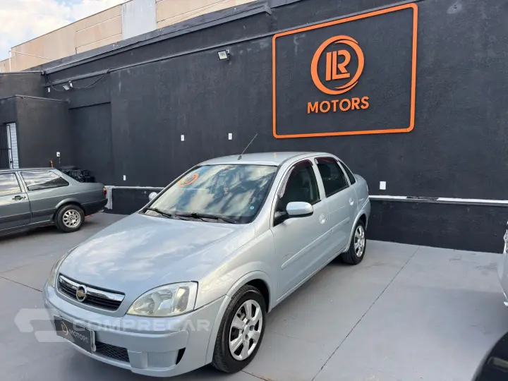 CORSA 1.4 MPFI Premium Sedan 8V