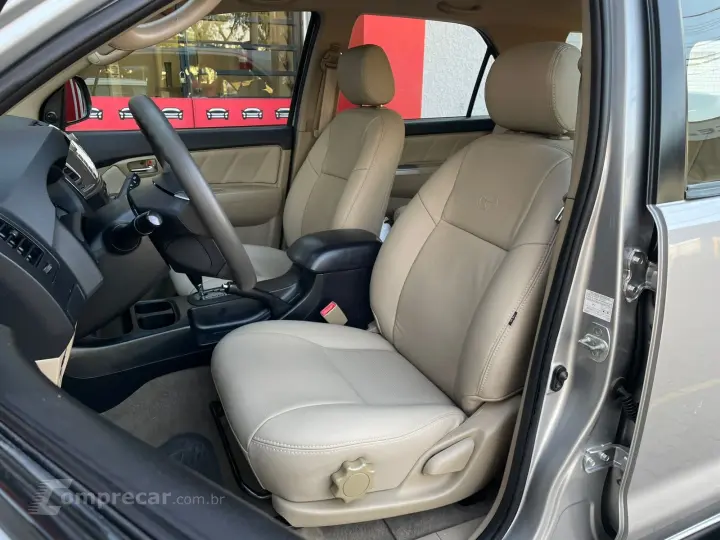 HILUX SW4 2.7 SR 7 LUGARES 4X2 16V FLEX 4P AUTOMÁTICO