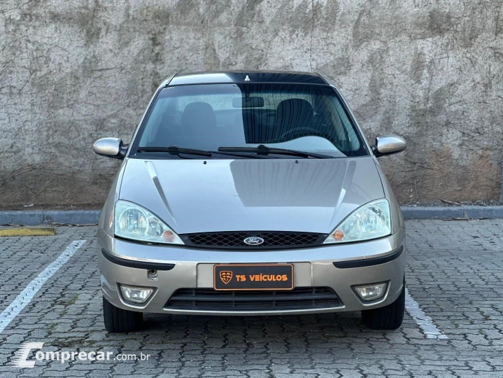 FOCUS 2.0 GHIA SEDAN 16V GASOLINA 4P MANUAL