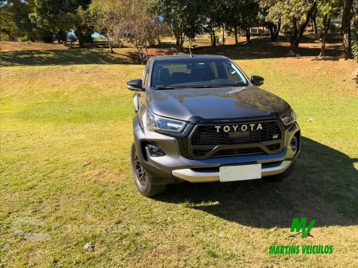 HILUX 2.8 D-4D TURBO DIESEL CD GR-S 4X4 AUTOMÁTICO