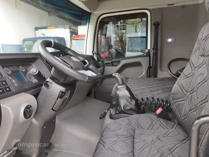 Constellation 24.280 Teto Alto Cab. Leito Automático