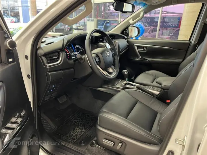 HILUX SW4 2.8 D-4d Turbo SRX Platinum 7L 4X4