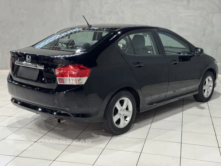 CITY 1.5 LX Sedan 16V