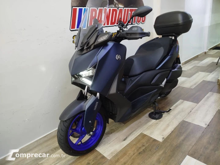 XMax 250 Connected