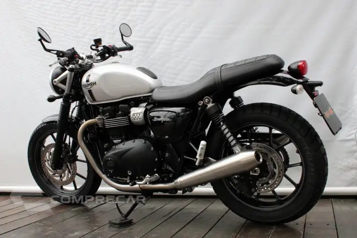 TRIUMPH STREET TWIN